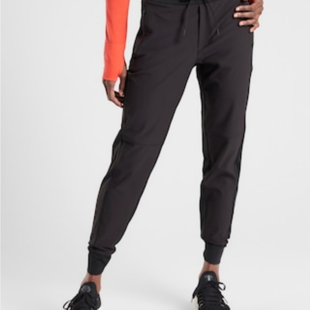 NWT Athleta Headlands Hybrid Trek Joggers Black 4P